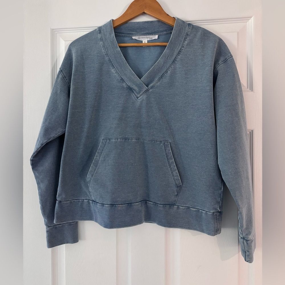 Nanette Lepore Play Vneck sweatshirt pullover small